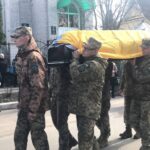 Коростишівська громада попрощалася з Юрієм Бондаренком. Вічна пам’ять Захиснику ВІДЕО