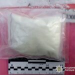 Пересилала психотропи під виглядом побутових товарів: житомирські поліцейські завершили розслідування наркозаробітків
